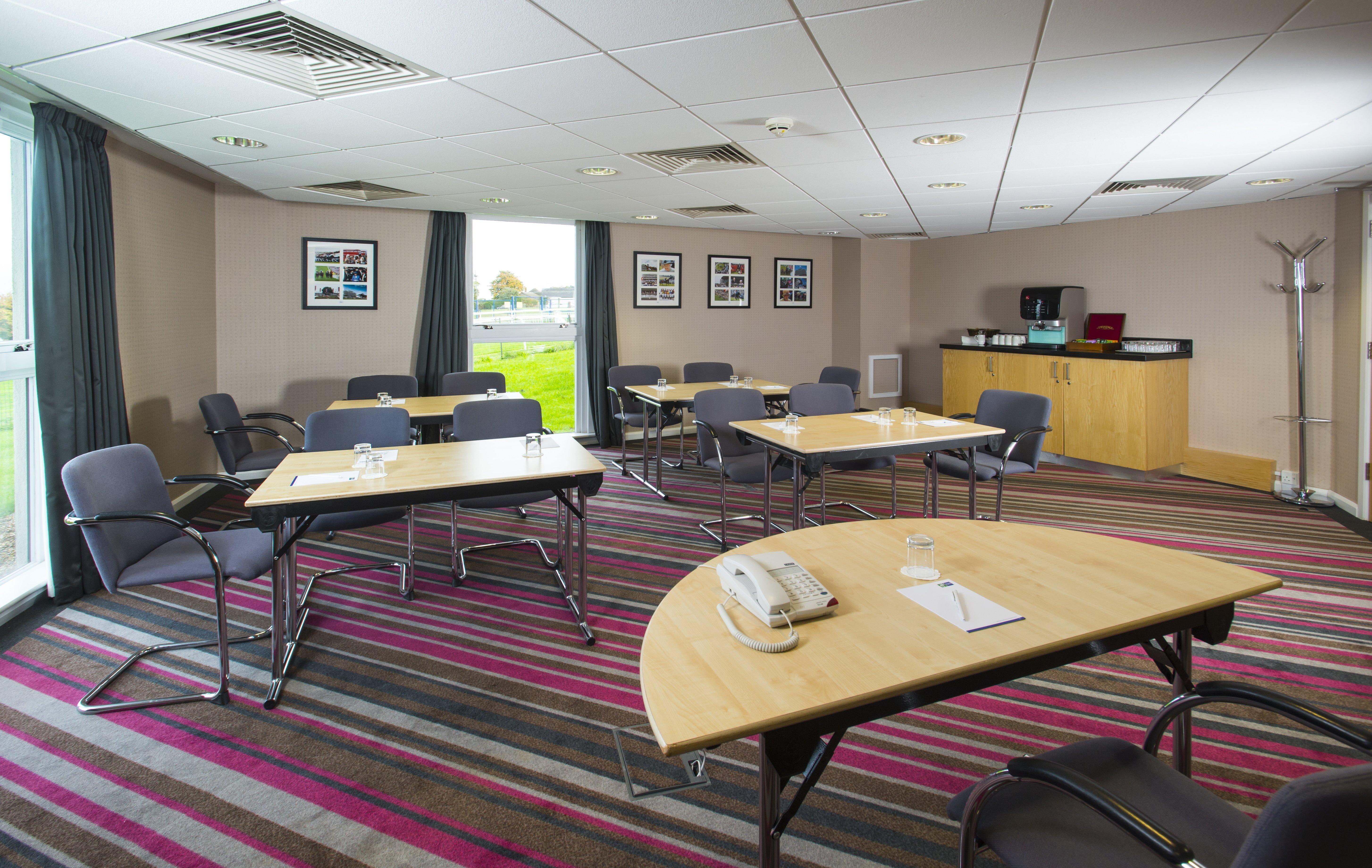 Hotel Express London - Downs By Ihg