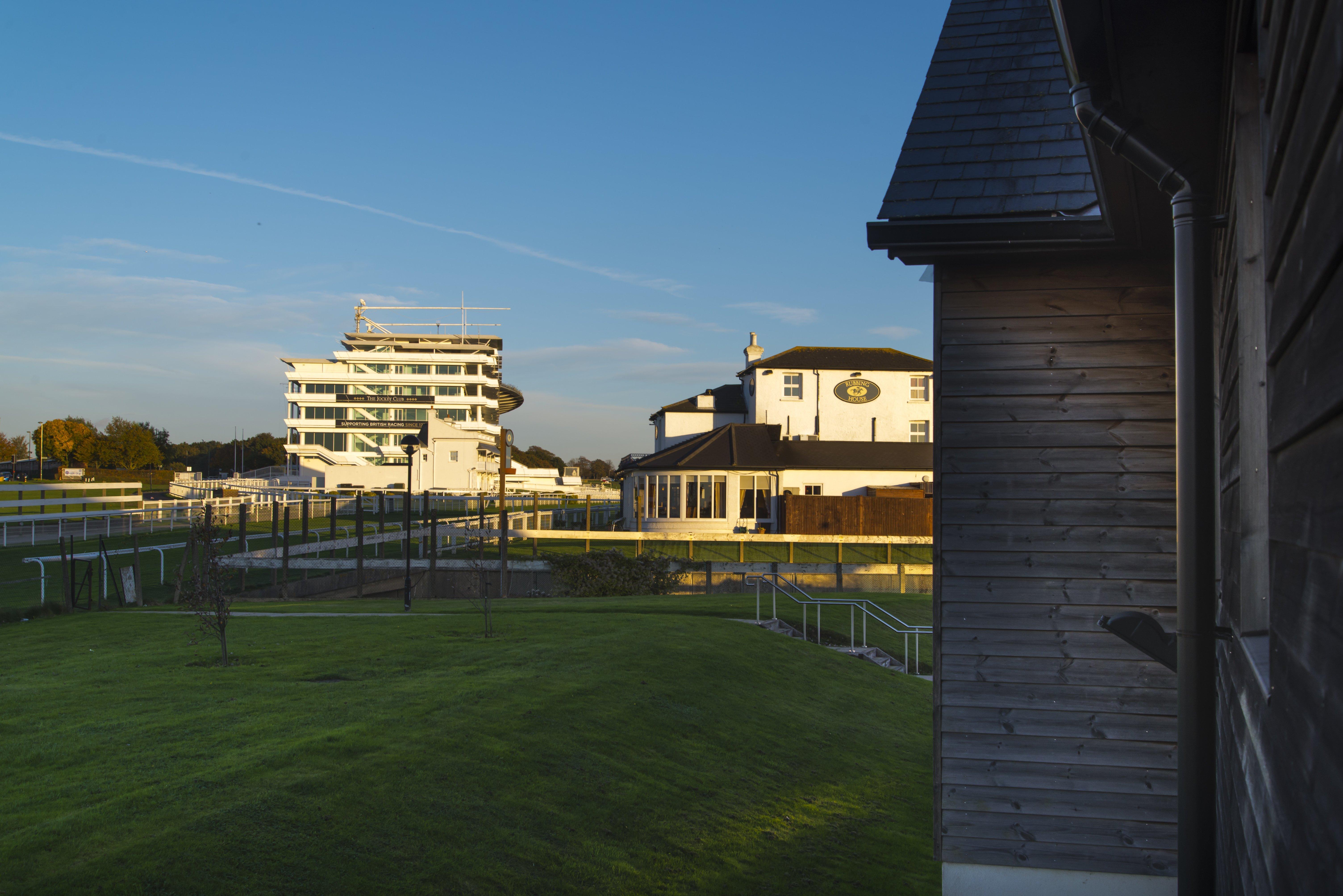 Express London - Downs By Ihg Hotel 3*