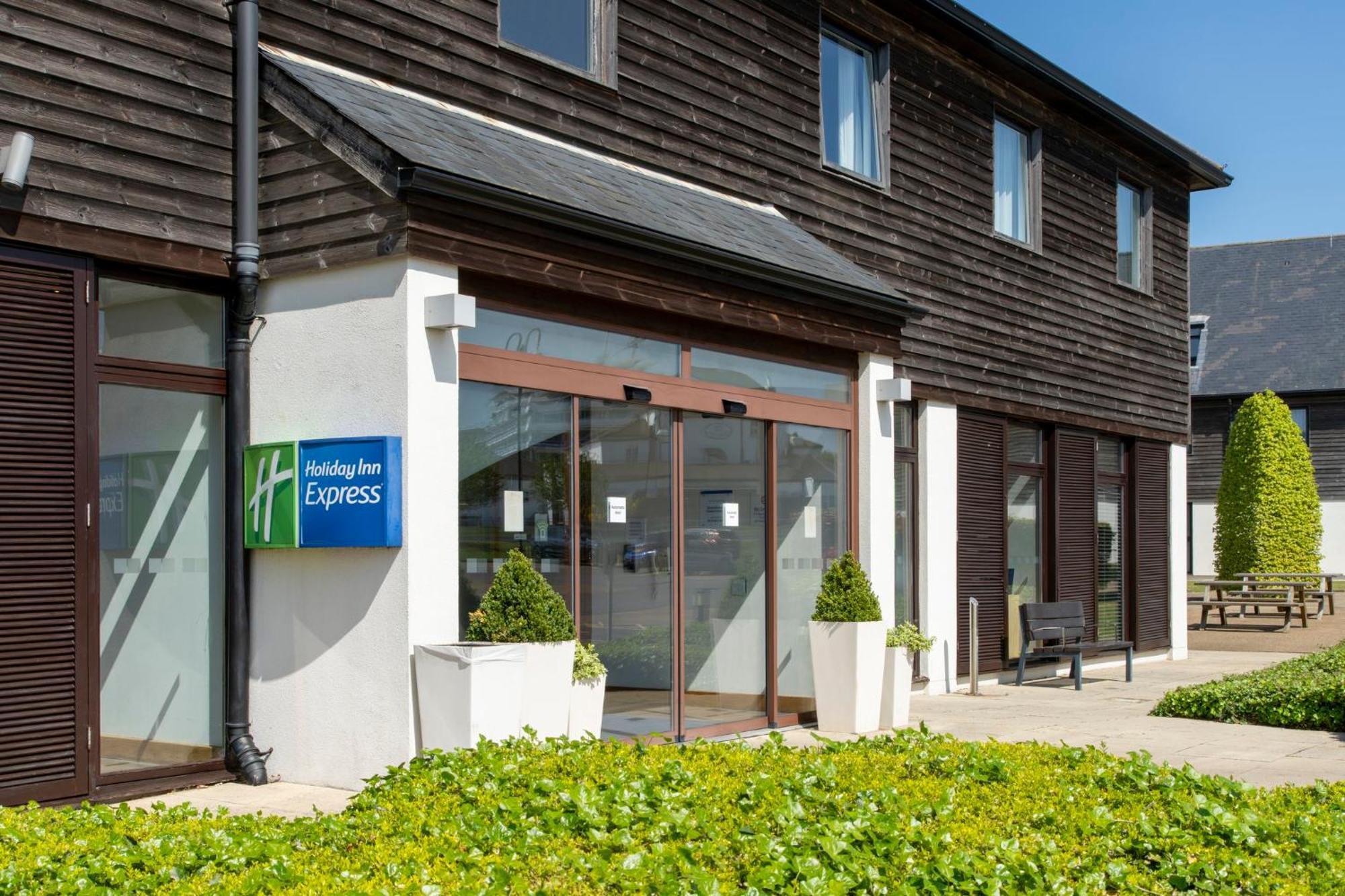 Hotel Express London - Downs By Ihg