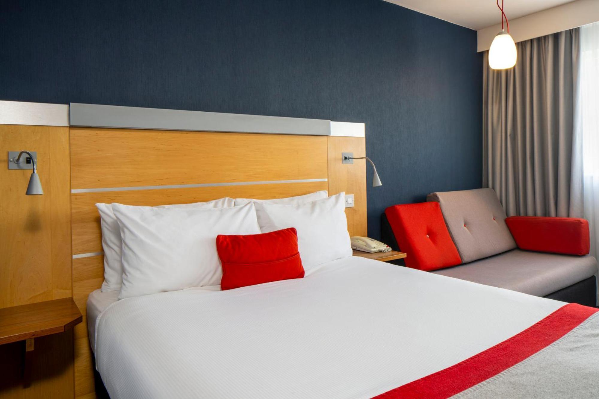 Hotel Express London - Downs By Ihg 3*