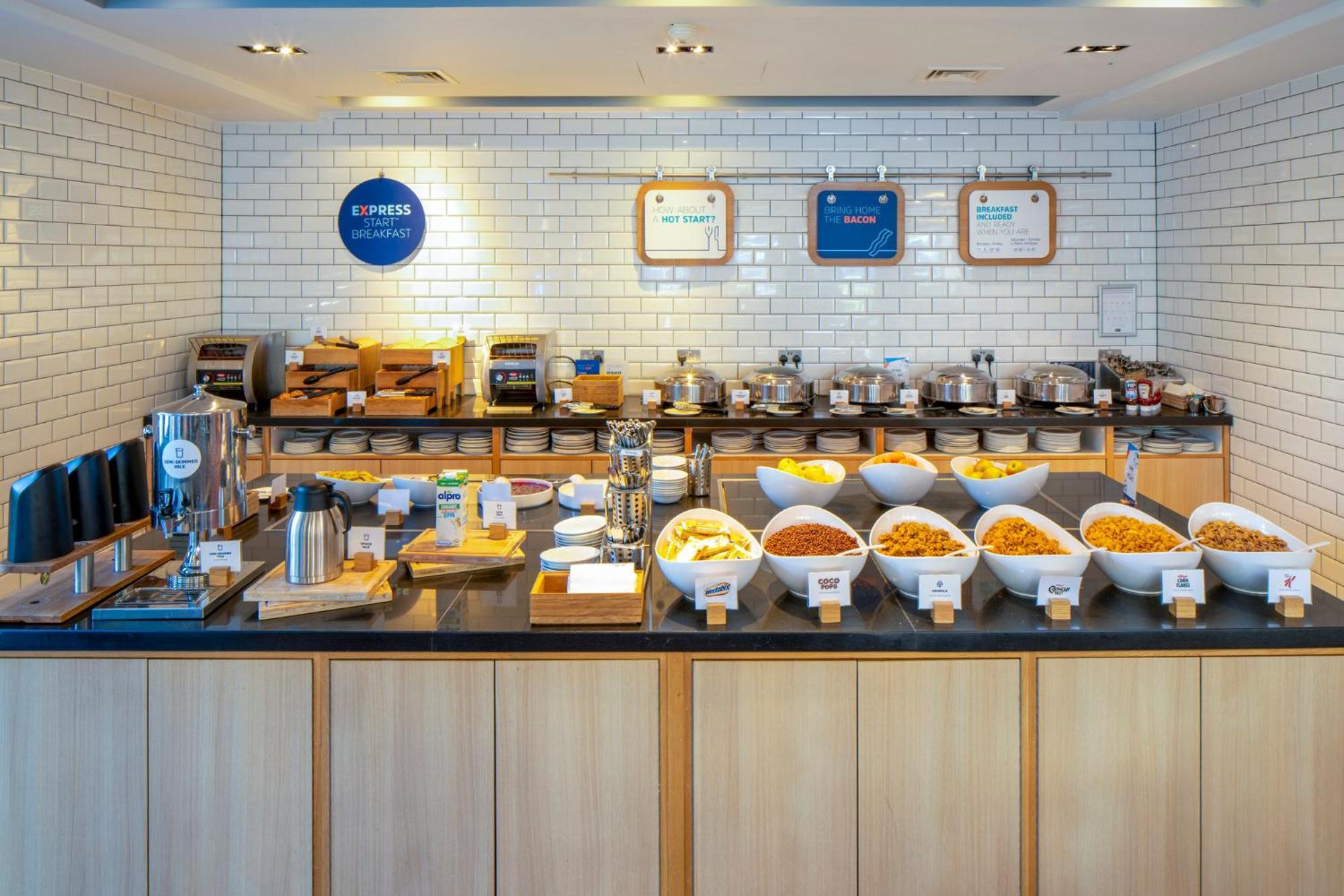 Express London - Downs By Ihg Hotel Epsom