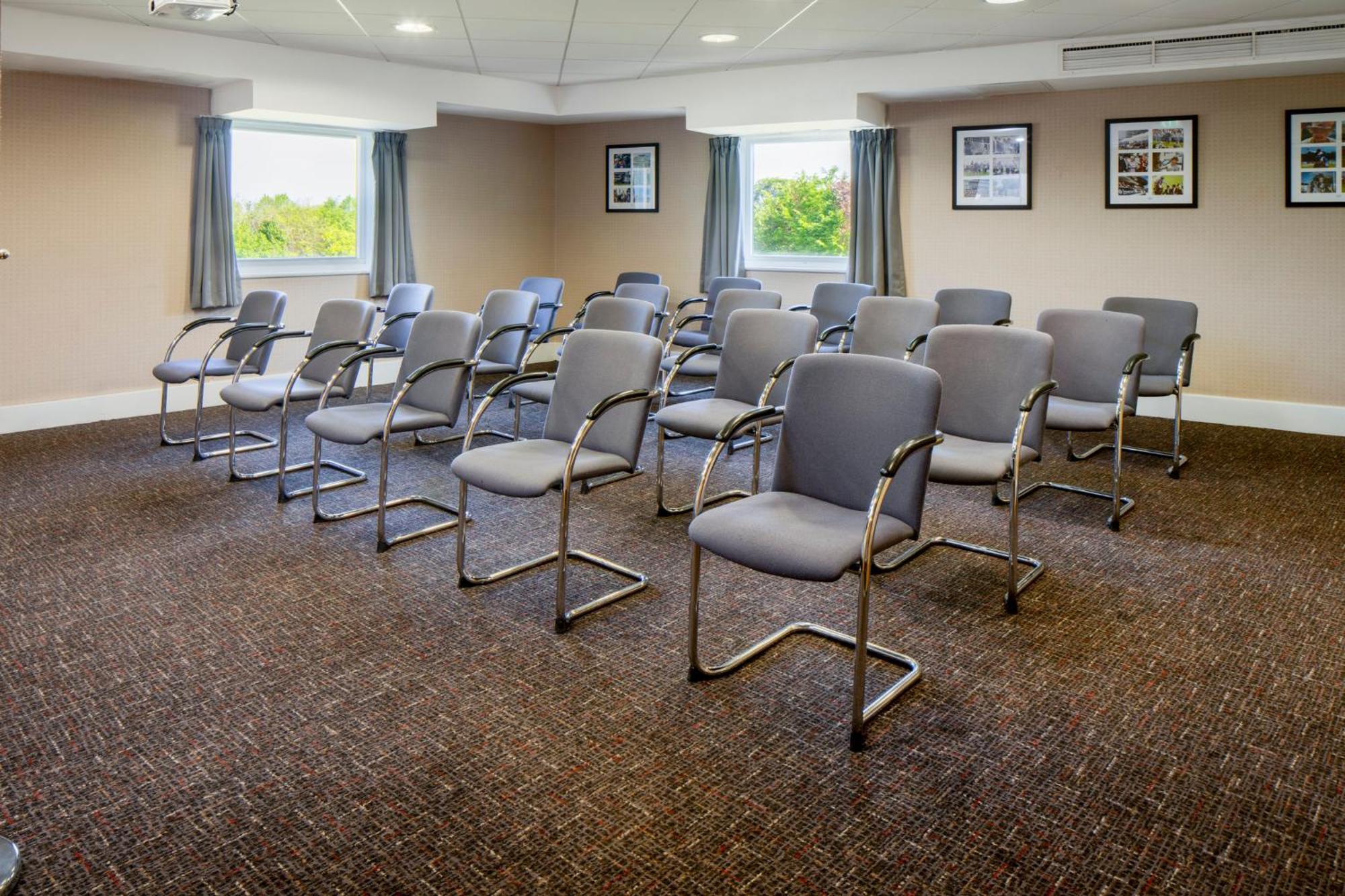 Express London - Downs By Ihg 3*