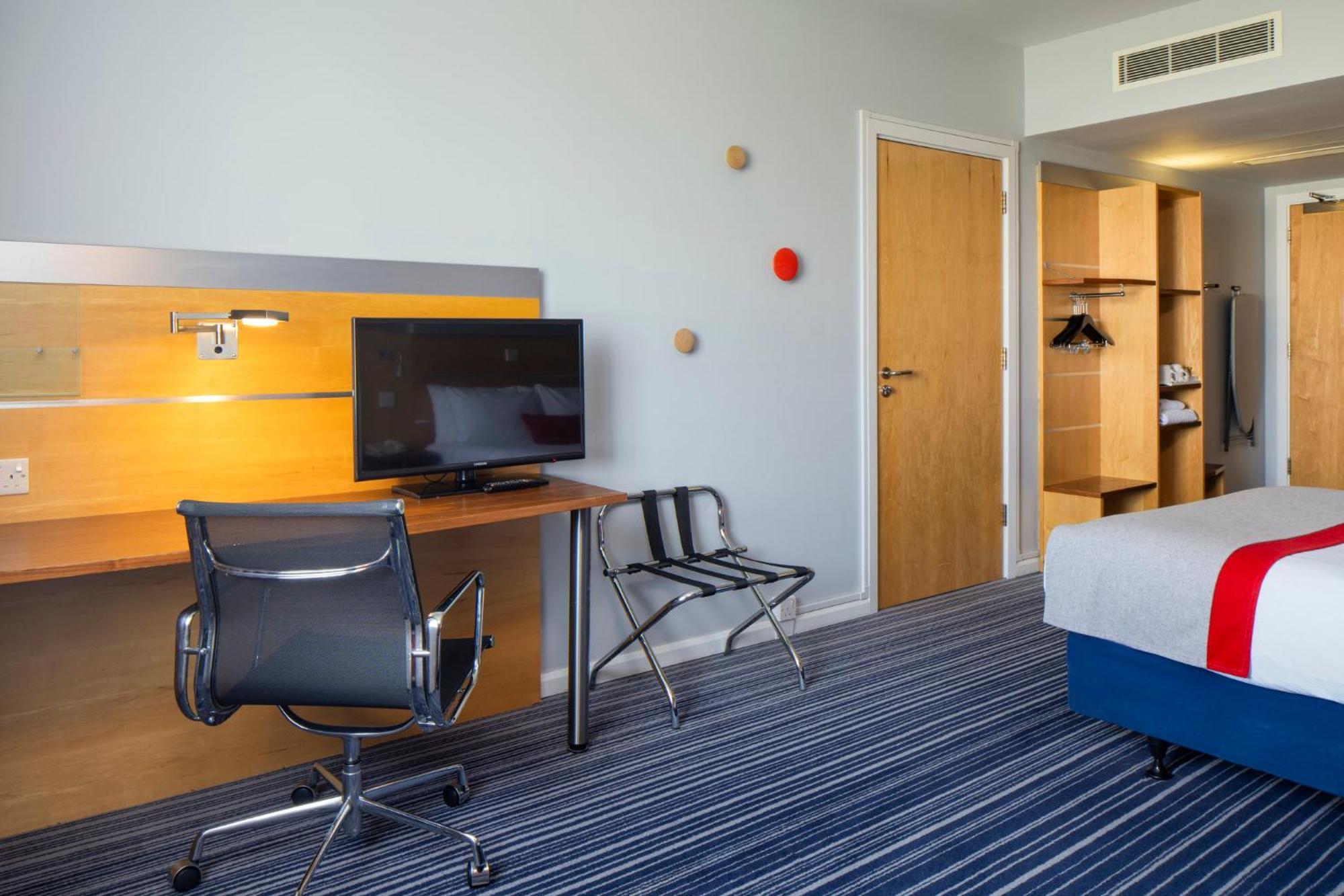 Express London - Downs By Ihg Hotel Epsom